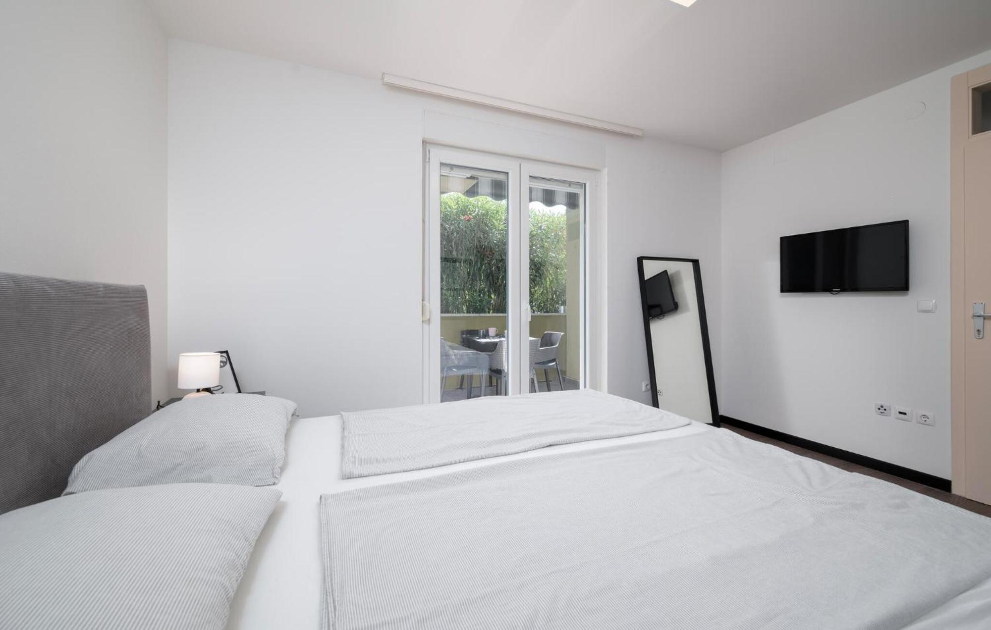 Amazing In Vranici With Wifi Apartment *