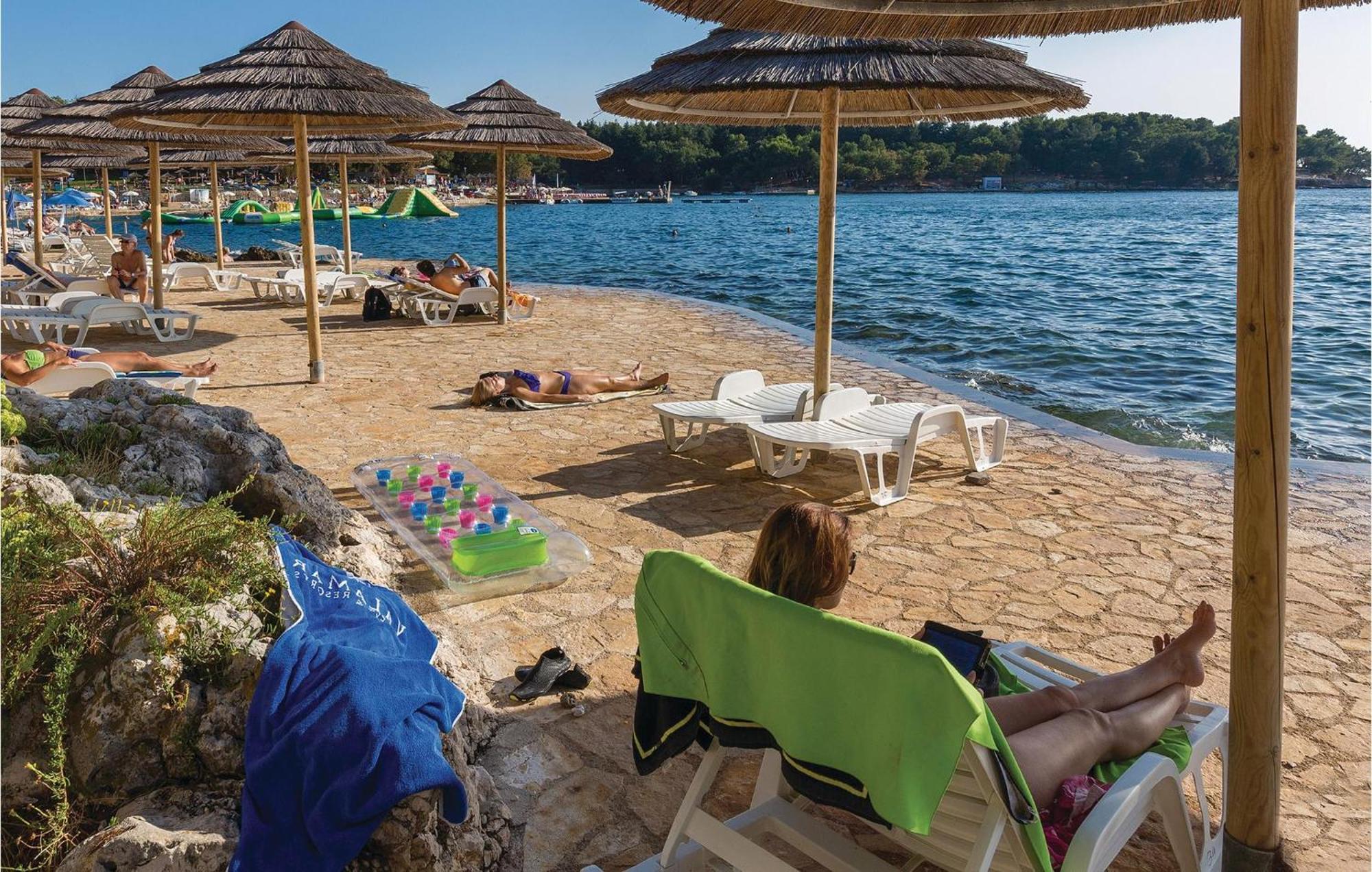 Amazing In Vranici With Wifi Poreč