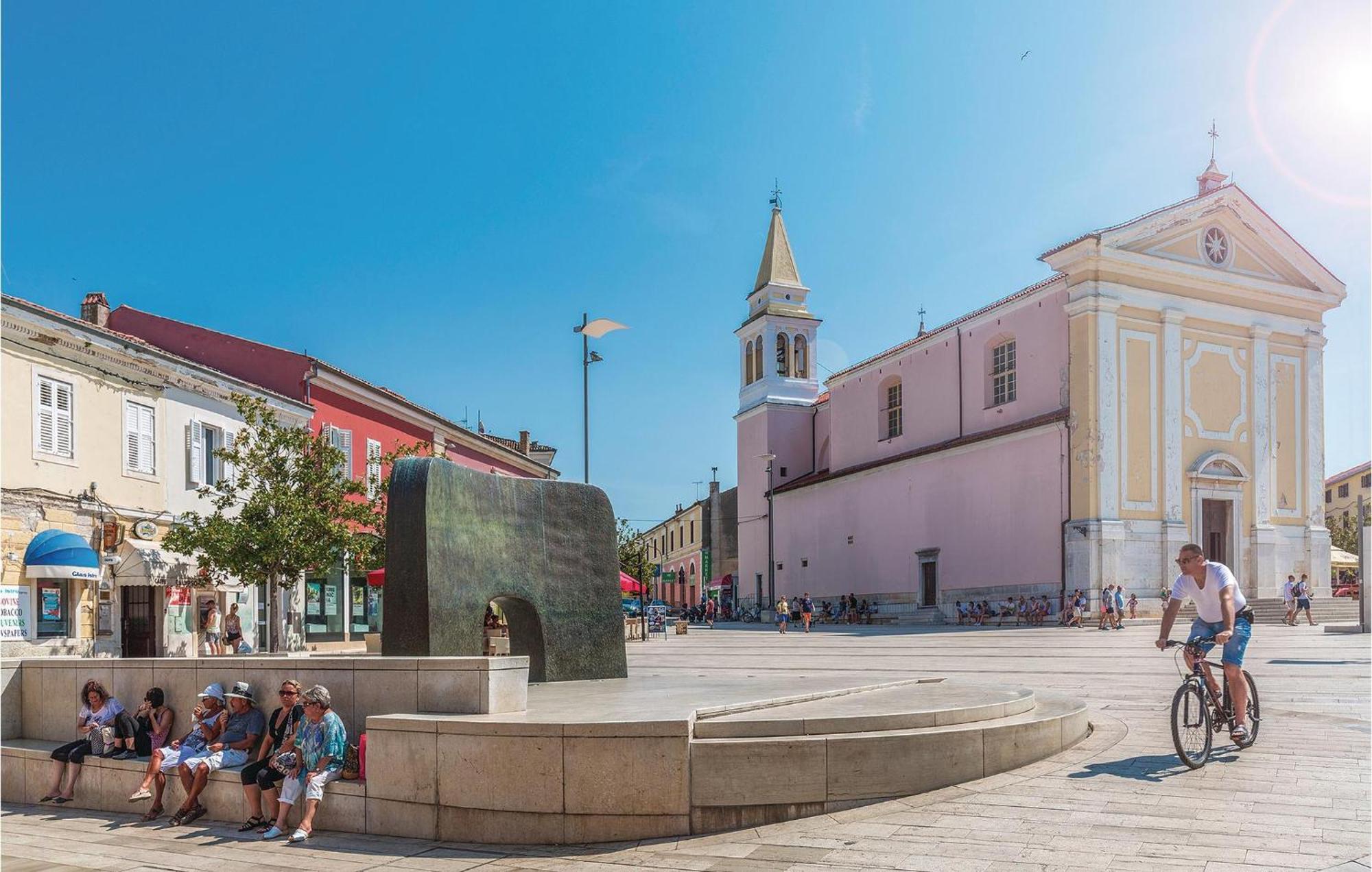 Amazing In Vranici With Wifi Apartment Poreč